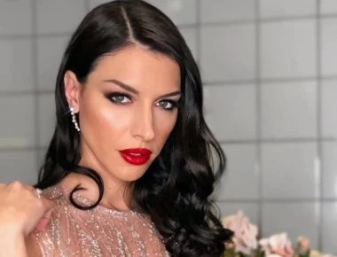 Εύα Μπάση: Η προκλητική εμφάνισή της στην εκπομπή του Πέτρου Κωστόπουλου (βίντεο)